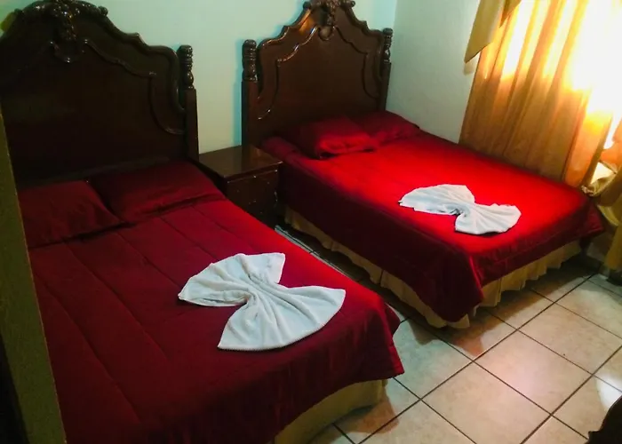 HOTEL CUNA MAYA B y B