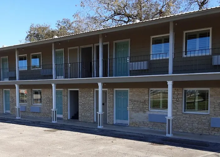 Horseshoe Riverside Lodge