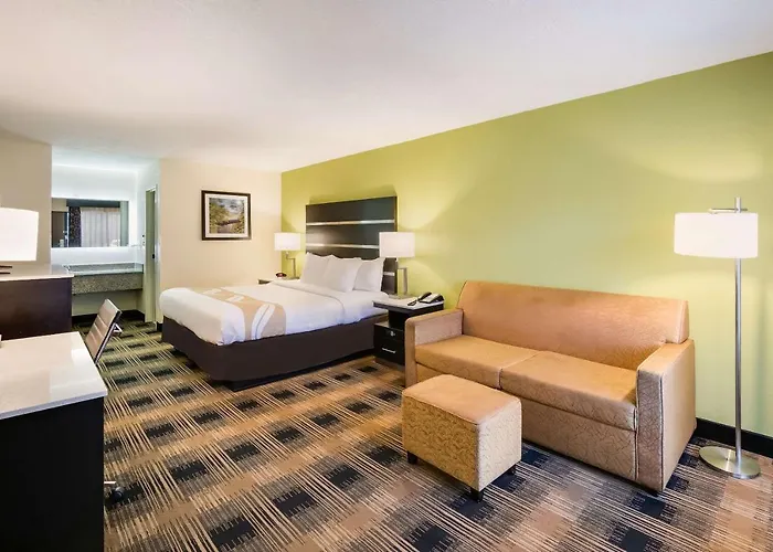 Quality Inn & Suites Mt Chalet