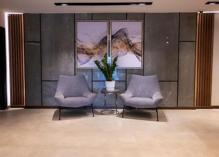 فندق جولدن روز Golden Rose Hotel