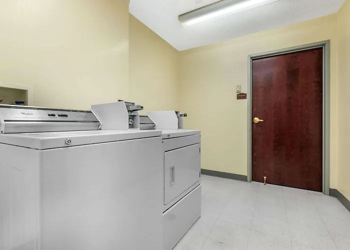 Comfort Suites Findlay I-75 Near Sports Complex