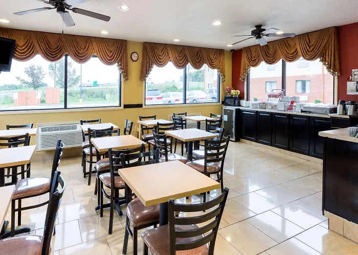 Super 8 By Wyndham Richmond