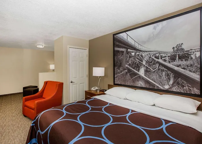 Super 8 By Wyndham Altoona