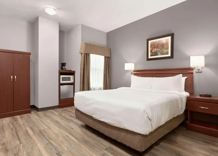 Days Inn By Wyndham Hamilton - Downtown