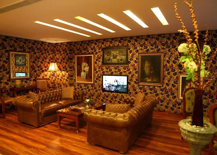 Midtown Hotel & Suites