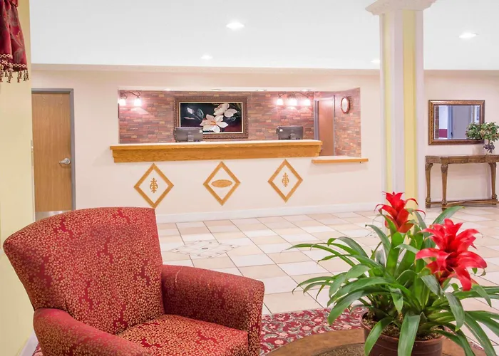 Days Inn By Wyndham Lake Village