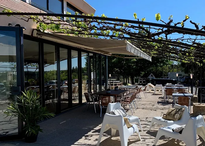 Logis Hôtels - Le Bellaroc - Hôtel 2 étoiles et Restaurant