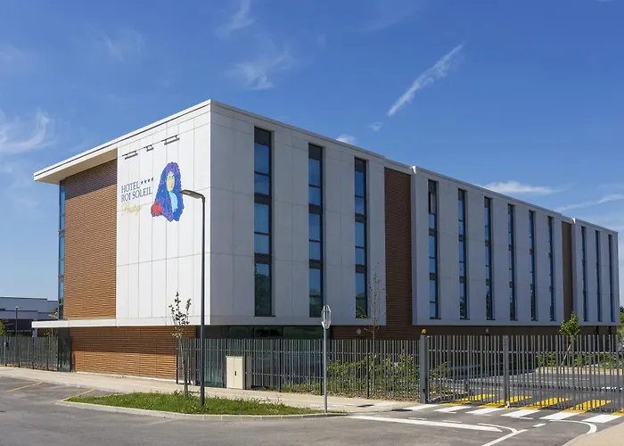 Hôtel Roi Soleil Prestige Plaisir
