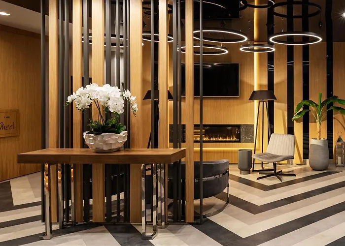 -- Este Park Hotel -- Part Of Urban Chic Luxury Design Hotels - Parking & Compliments - Next To Shopping & Dining Mall Plovdiv