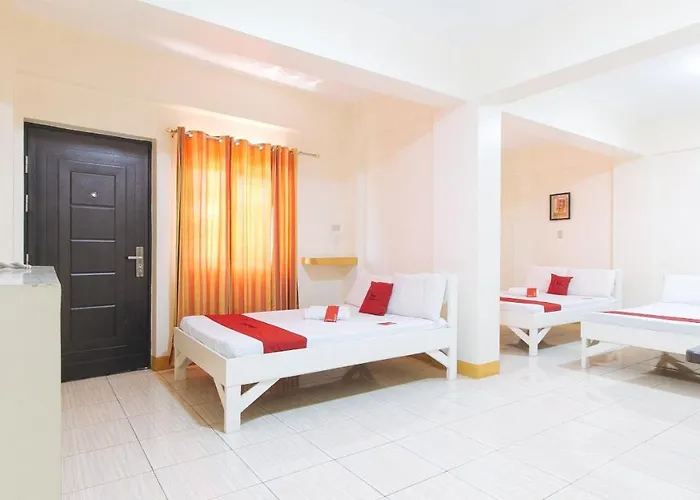 Reddoorz @ Golden Skye Hotel Guagua