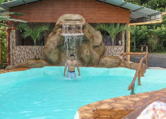 Cabanas Del Rio