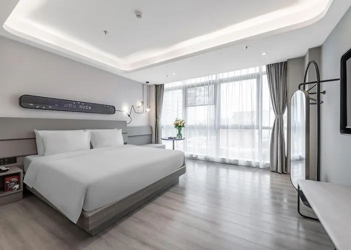 Atour X Hotel Yangzhou East Station Li Ning Sports Park