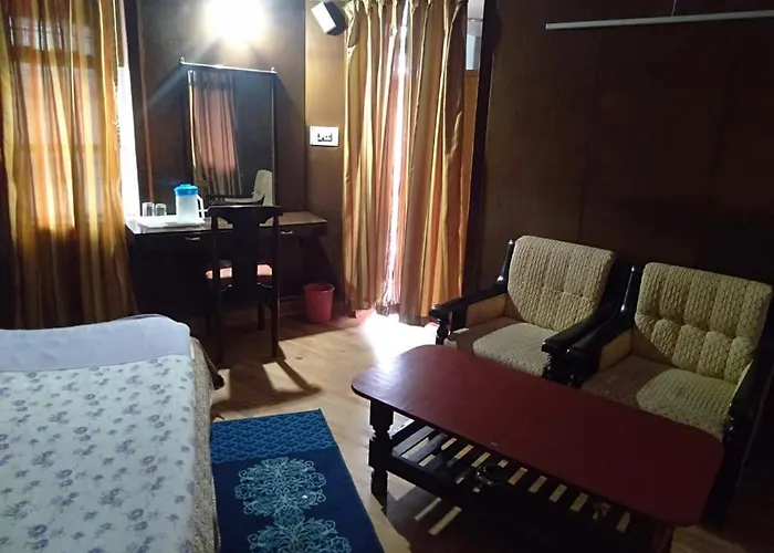 Hotel Himshikhar