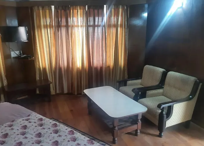 Hotel Himshikhar