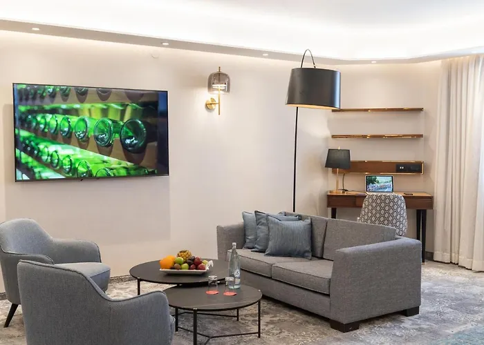 Ramada By Wyndham Jerusalem