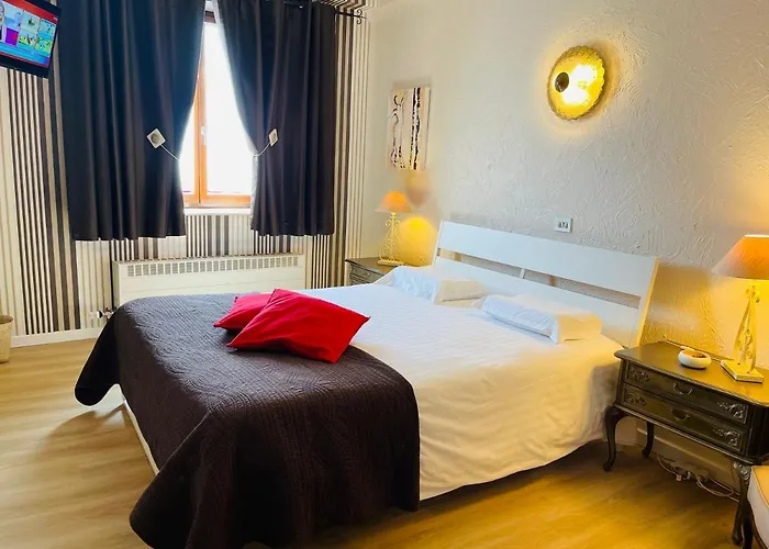 Hostellerie Sainte-Cécile, The Originals Relais (Relais du Silence)