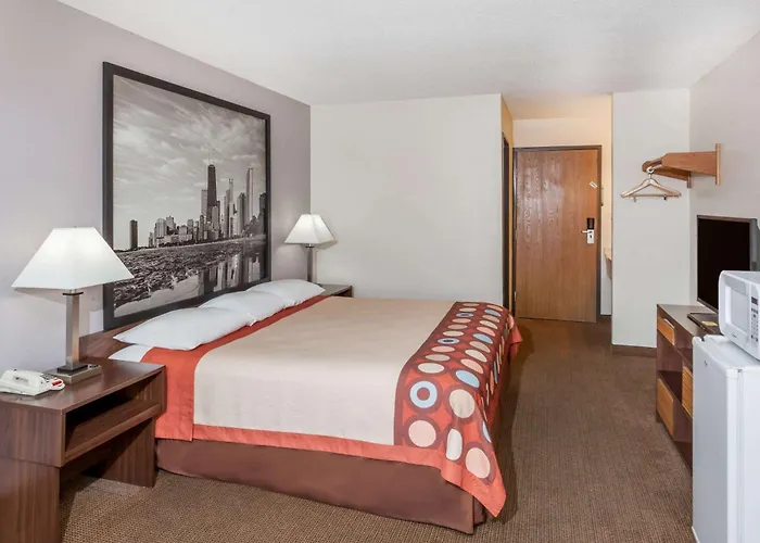 Super 8 By Wyndham Pekin/Peoria Area
