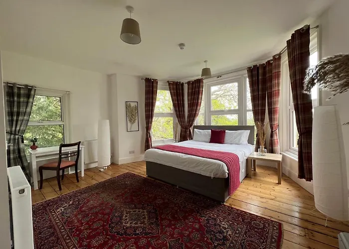 Guestling House