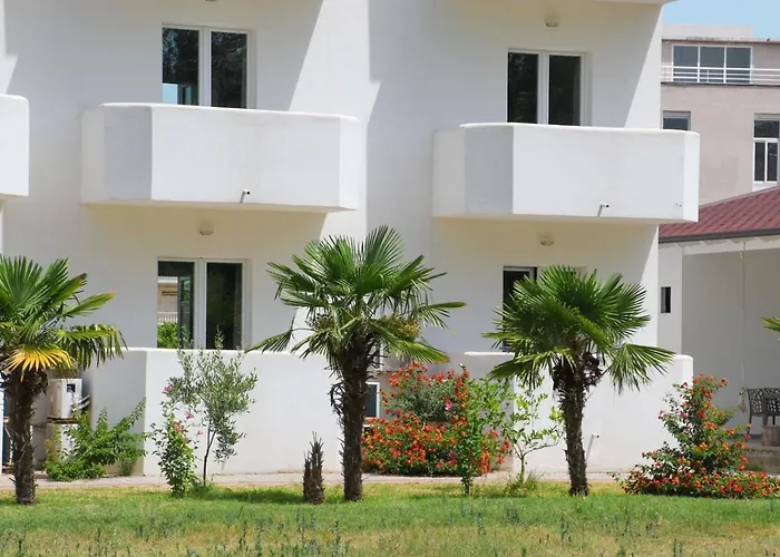 Hotel Velipoja Village