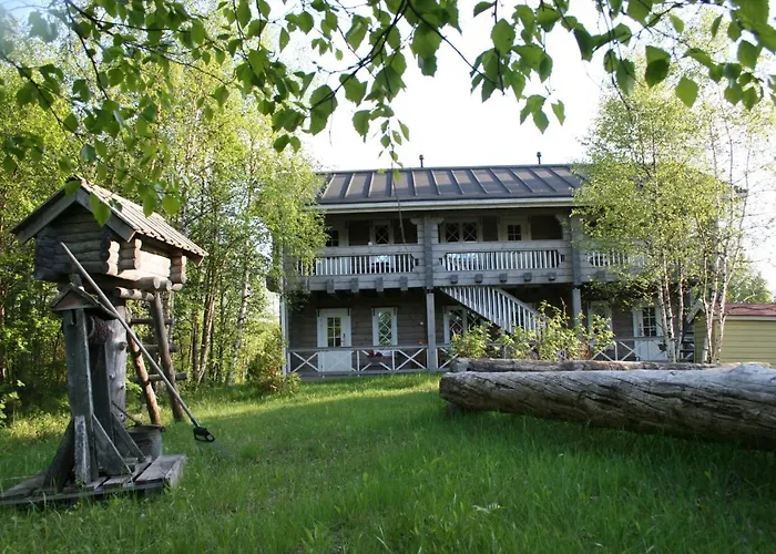 Santa's Little Village - Hotel Uitonniemi