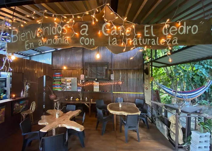 Hostal Café El Cedro