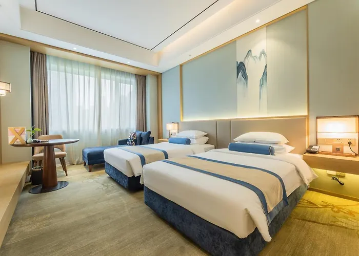 Century Runhua Hotel