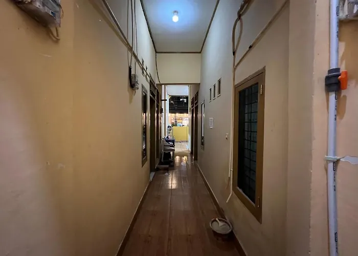 Oyo 93412 Kost Irma Syariah Near Uptd Smp Negeri 8 Parepare