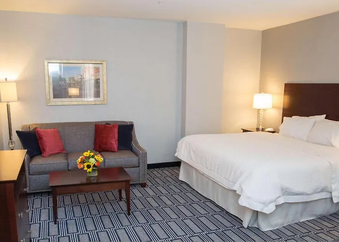 Hampton Inn & Suites Providence Downtown