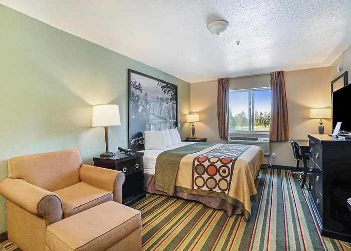 Super 8 By Wyndham Mt. Pleasant