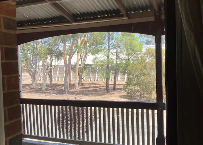 Yealering Hotel