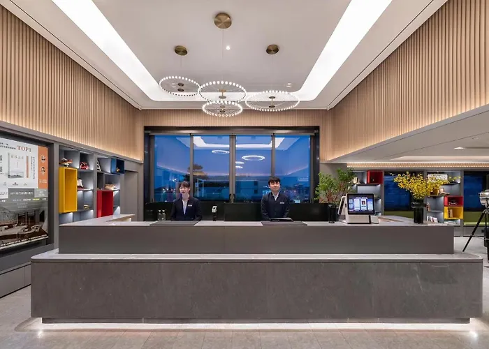 Intercity Yangzhou Slender West Lake