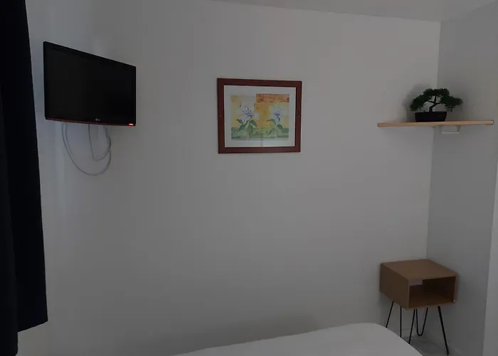 Fleurines Hotel