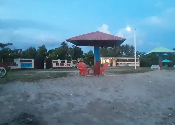 Ocean Breeze Hotel & Restaurant