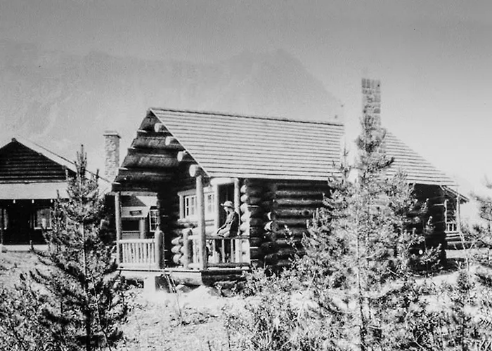 Storm Mountain Lodge & Cabins