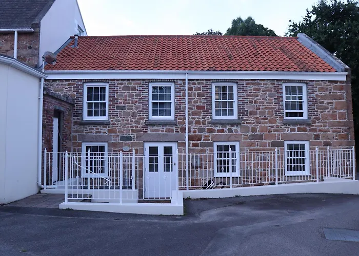 La Haule Manor