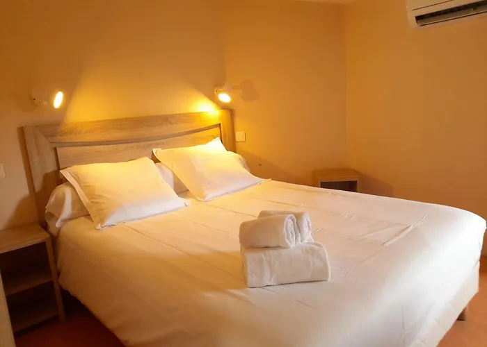 Hôtel Restaurant Platanes - KB HOTEL GROUP