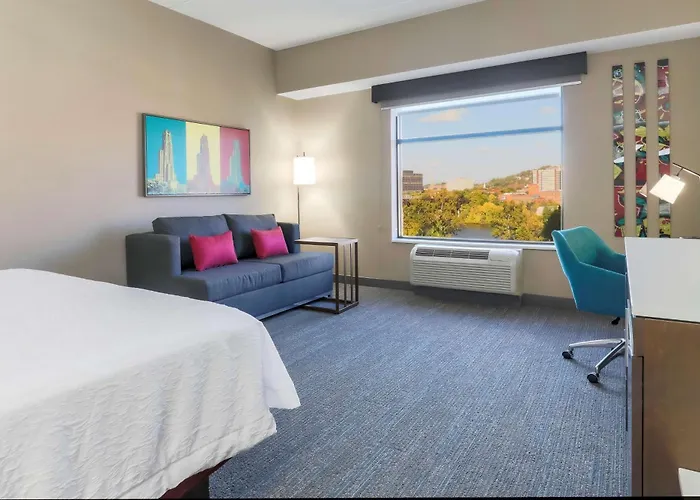 Hampton Inn & Suites Pittsburgh Downtown