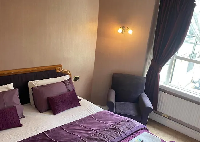 The Royal Victoria & Bull Hotel