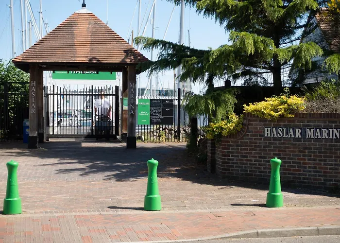 Rooms At Haslar Marina