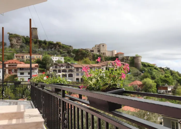 --Hotel Deal-- Rooms With Castle View