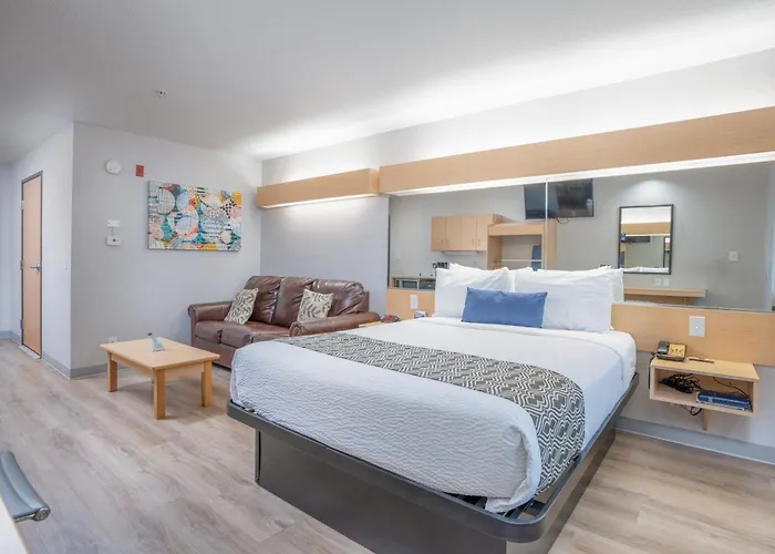 Microtel Inn & Suites By Wyndham Albertville