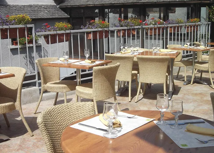 Logis Hôtel Restaurant Auberge de l'Isard