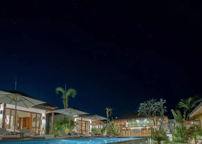 EHOA BALI Nyanyi Boutique Hotel - In front of entrance to NUANU