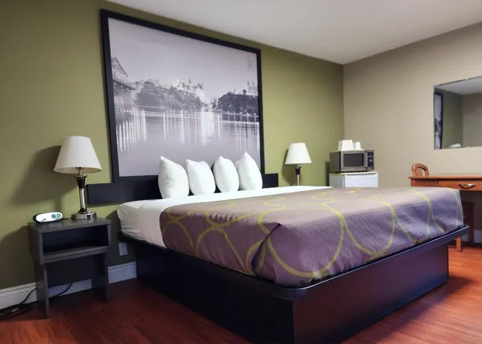 Super 8 By Wyndham Pembroke