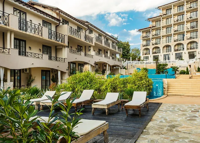 Тhe Cliff Obzor Bay And Holiday Apartments