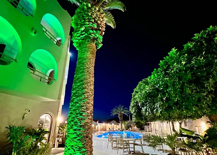 Karteros Hotel