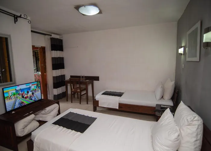 Hotel H1