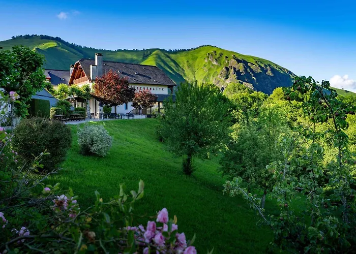 Logis Hôtel Etchemaïté