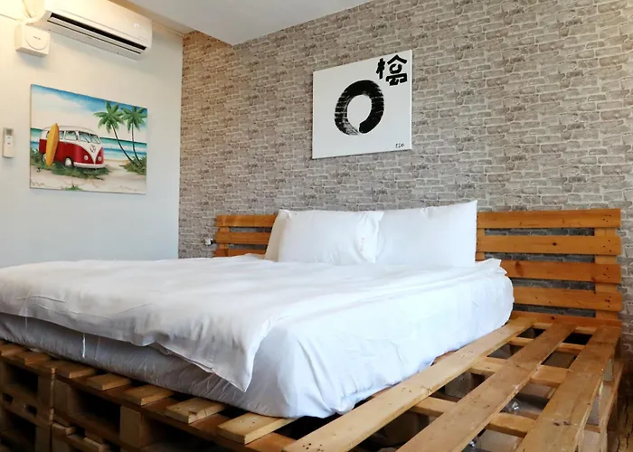 Love River Inn 愛河日央