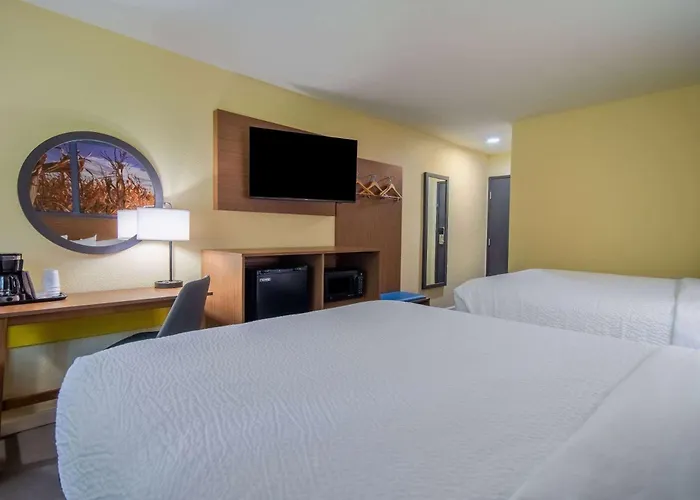 Days Inn & Suites By Wyndham Waterloo